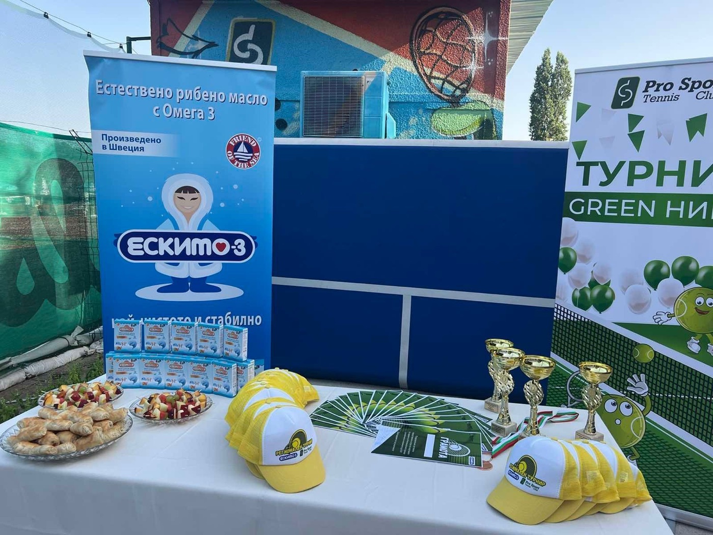 With Care for Health and the Future: Besta Med and Naturum with the brand Eskimo-3 sponsor a tennis tournament for children.